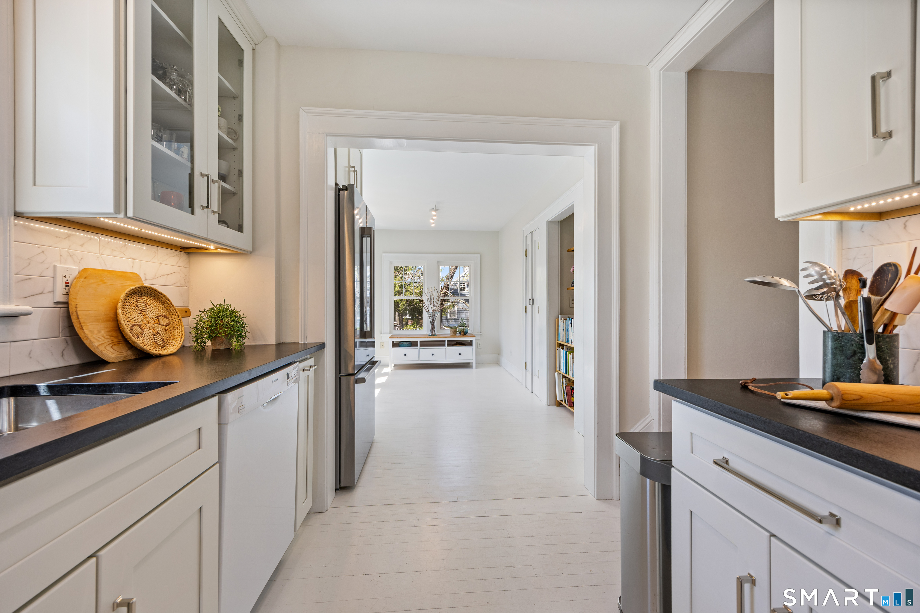 34 Clintonville Road North Haven, CT 06473 - Photo 10 of 40 1st Floor Kitchen