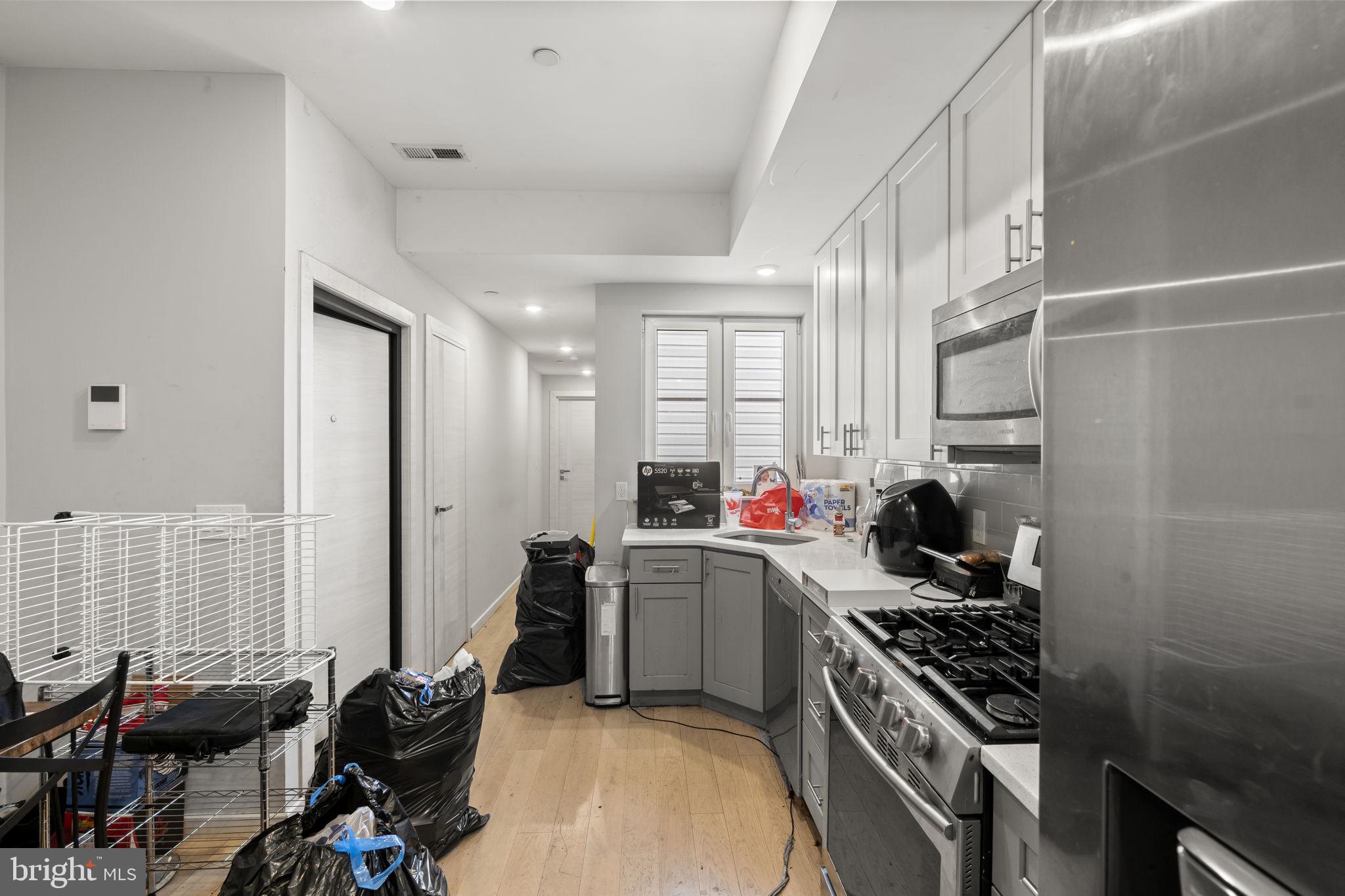 2142 Master Street, Unit B Philadelphia, PA 19121 - Photo 4 of 16