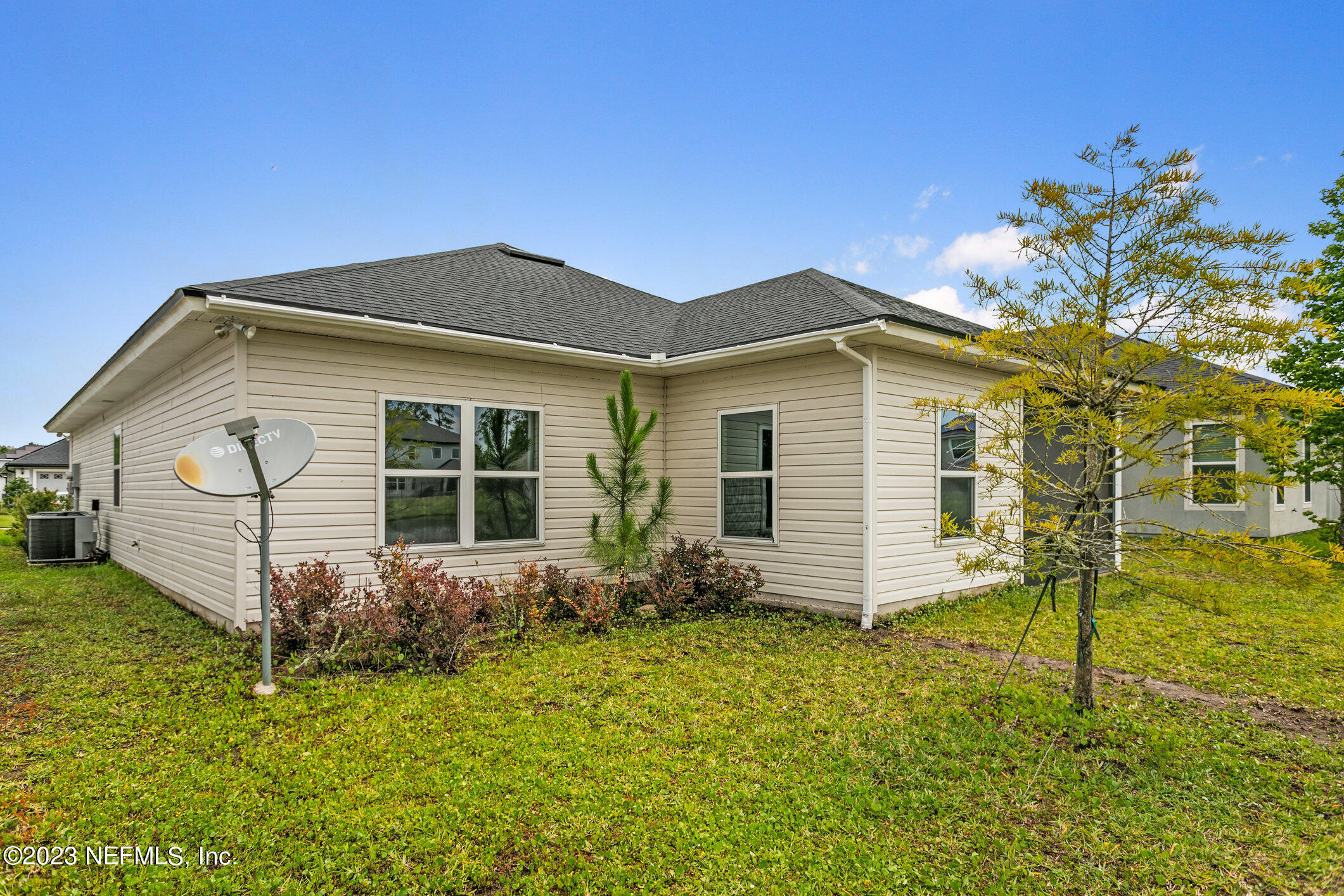 9864 Sailor Drive Jacksonville, FL 32221 - Photo 41 of 44 a view of a house with a yard