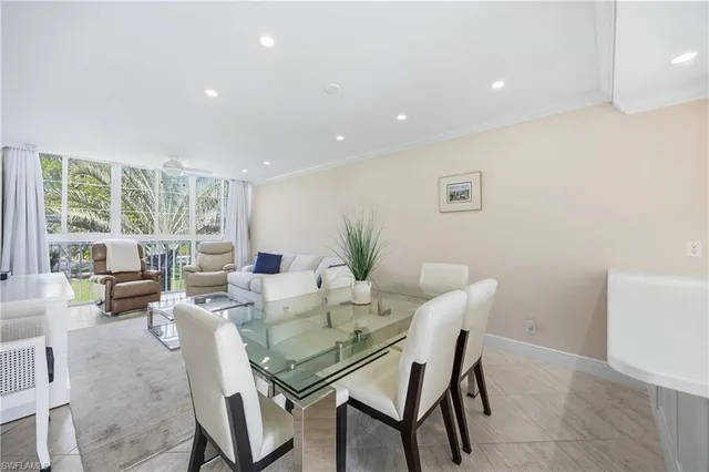 $5,500 | 610 Broad Avenue South, Unit J610, Naples, FL 34102