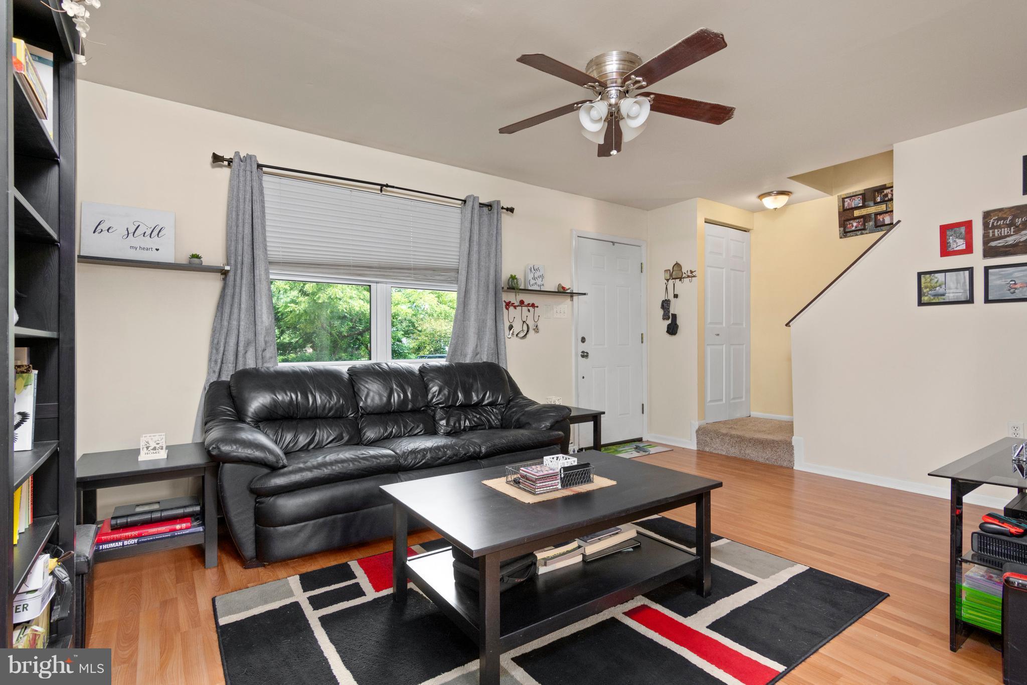 359 River Road Arnold, MD 21012 - Photo 4 of 29 Living Room