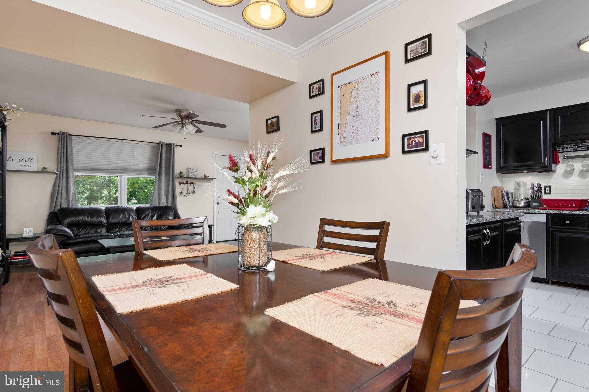 359 River Road Arnold, MD 21012 - Photo 7 of 29 Dining Room/Living Room