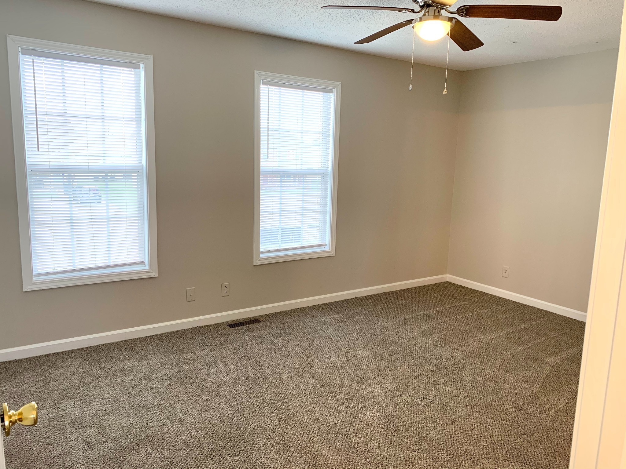 200 Tree Line Drive Oak Grove, KY 42262 - Photo 42 of 58 an empty room with a window
