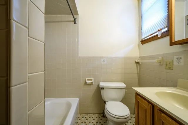 $2,500 | 207 North Fullerton Avenue, Unit 1L, Montclair, NJ 07042