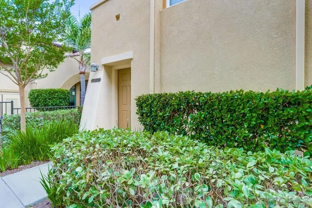 455 Almond Road San Marcos, CA 92078 - Photo 3 of 35 Gallery Image 3