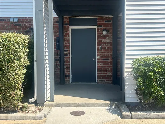 $169,000 | 832 South Clearview Parkway, Unit 313, New Orleans, LA 70123