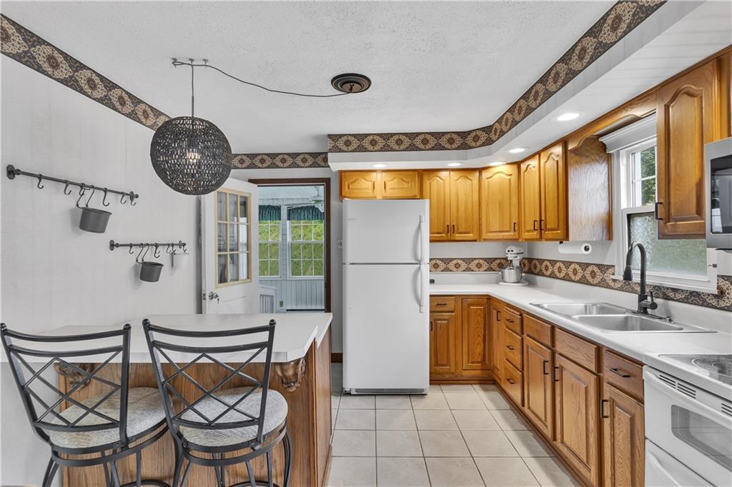 338 Brush Creek Road Irwin, PA 15642 - Photo 10 of 31 Gallery Image 10