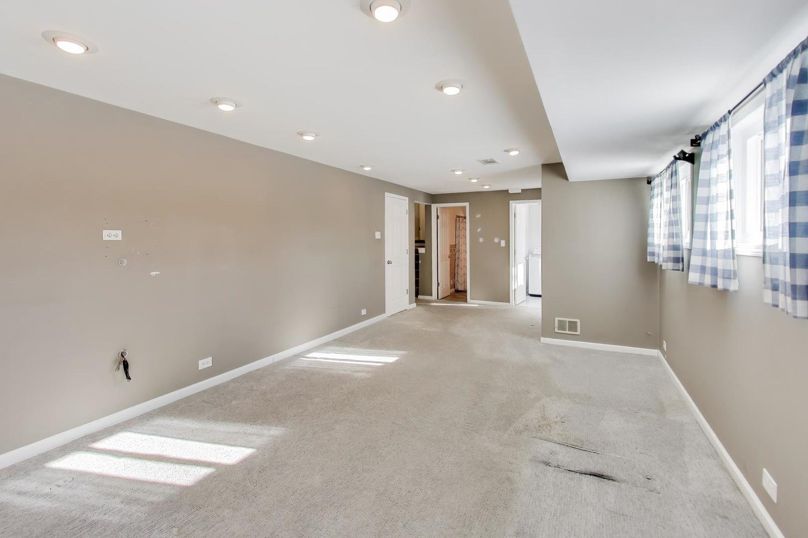 7441 Lyons Street Morton Grove, IL 60053 - Photo 19 of 28