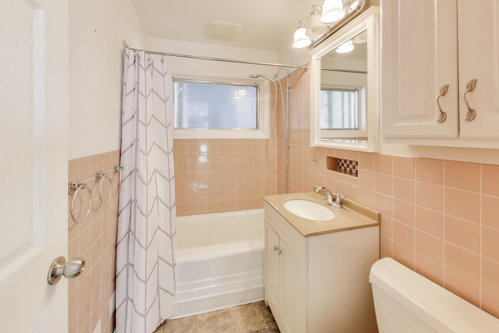 7441 Lyons Street Morton Grove, IL 60053 - Photo 20 of 28