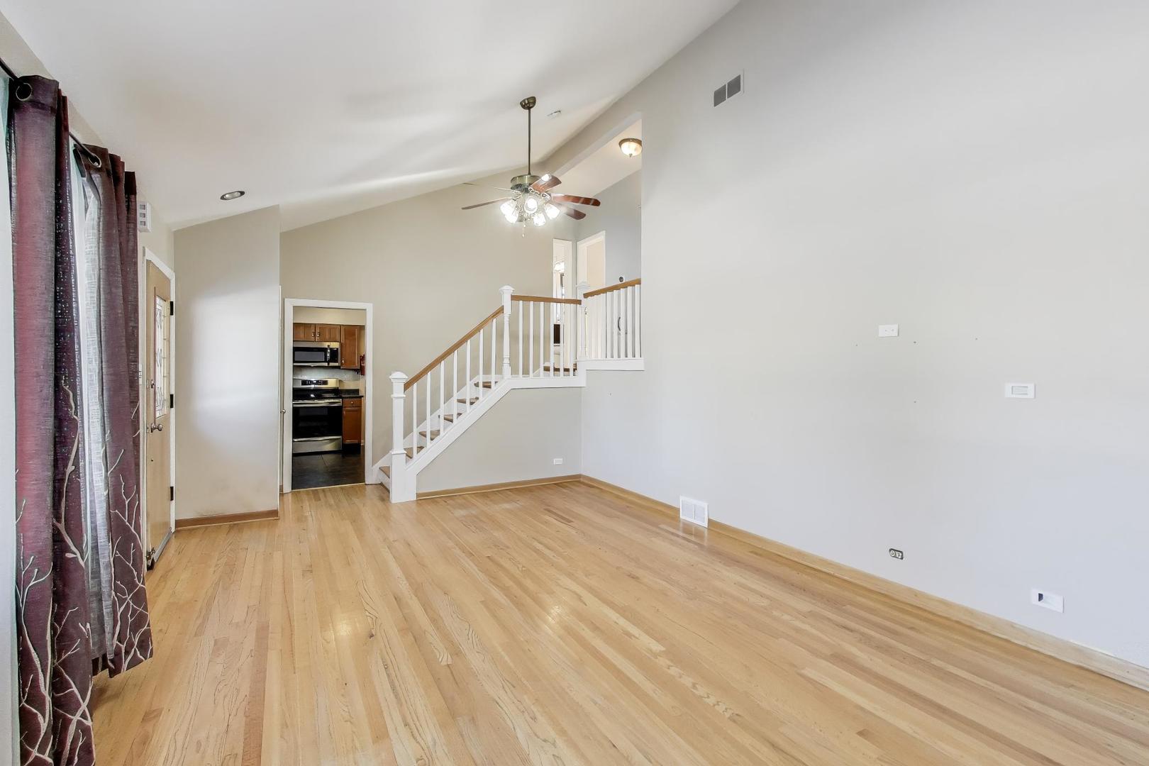 7441 Lyons Street Morton Grove, IL 60053 - Photo 5 of 28