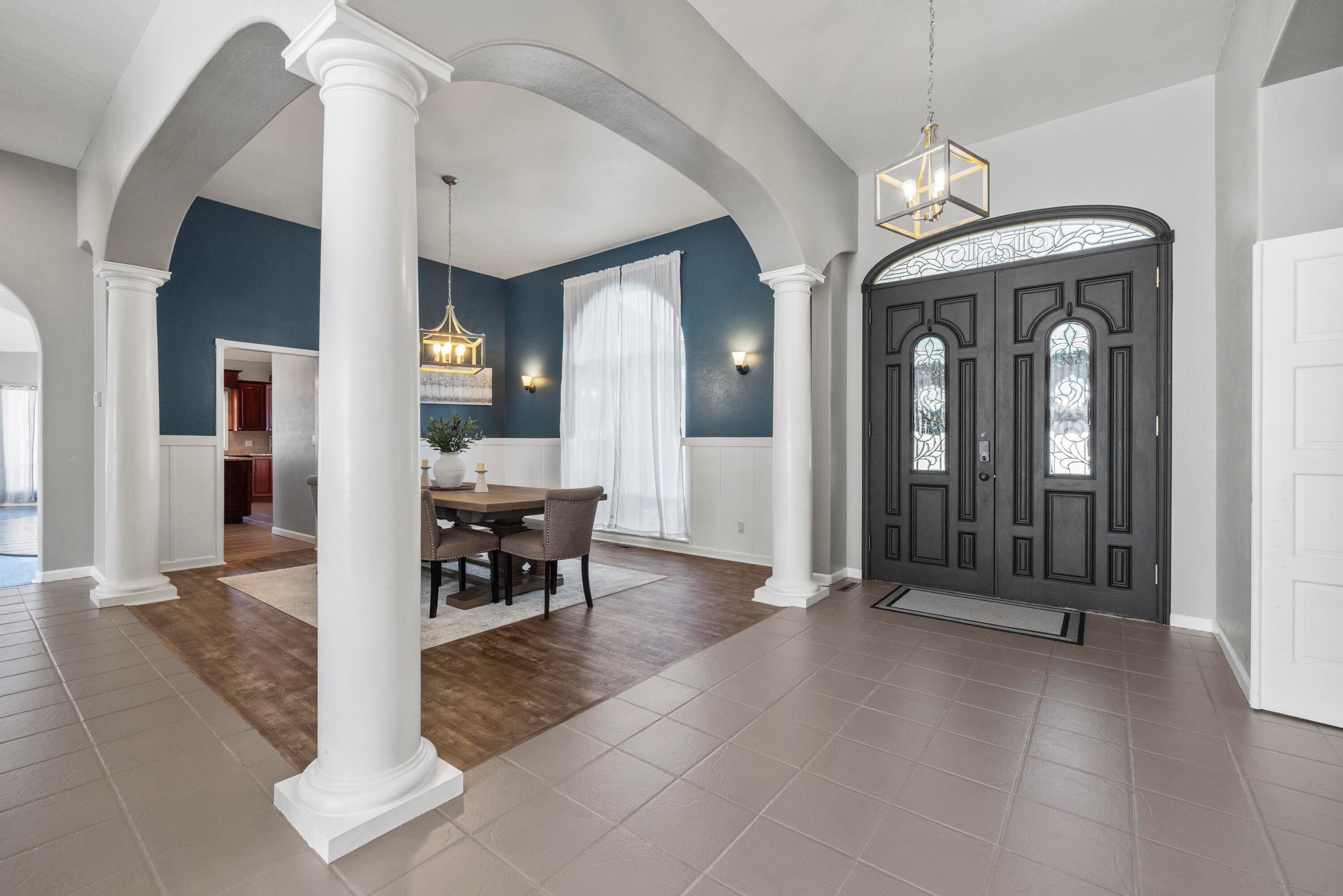 3808 Old Fort Road Klamath Falls, OR 97601 - Photo 11 of 120 entrance with formal dining
