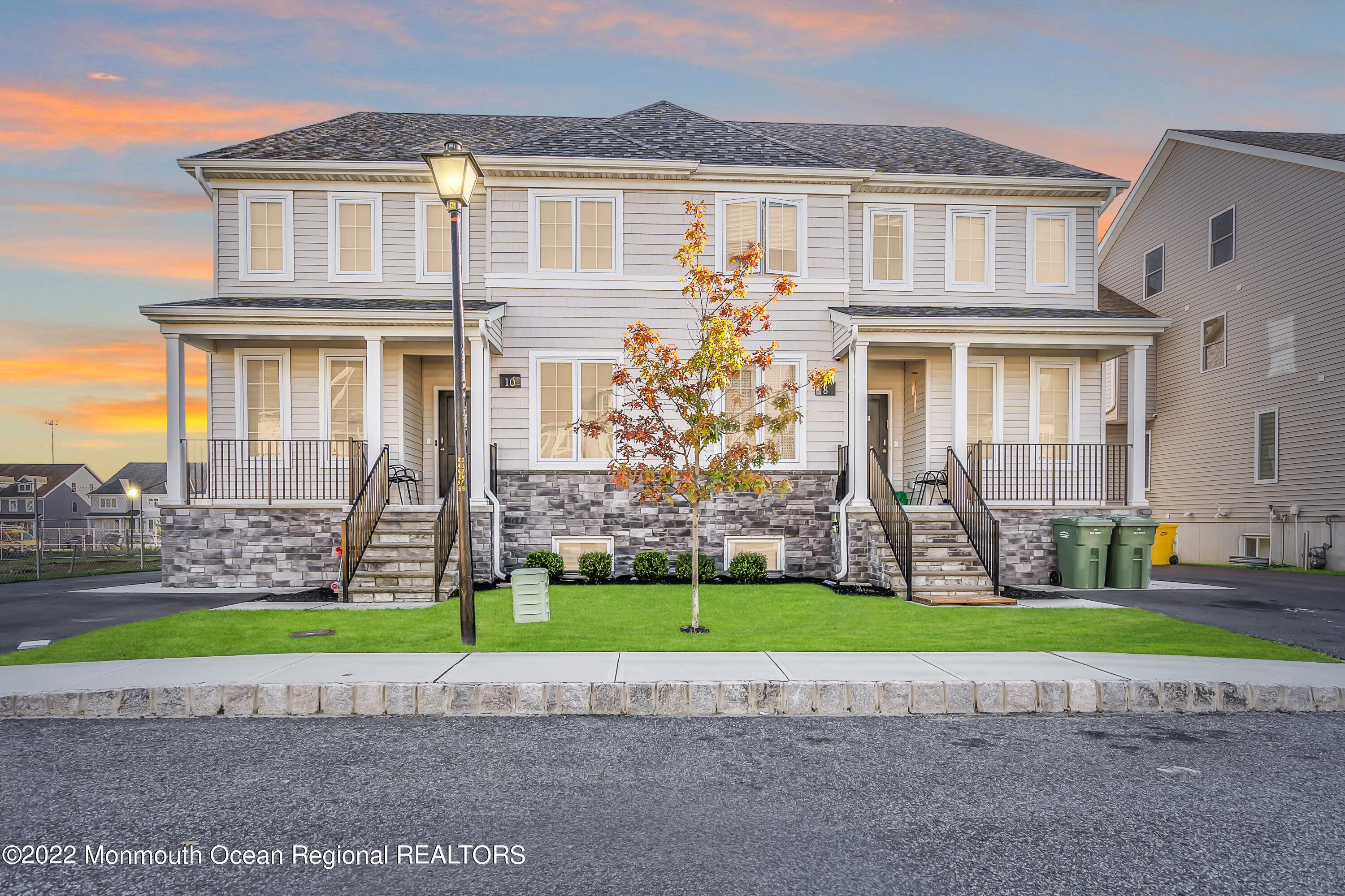 8 Blue River Way
