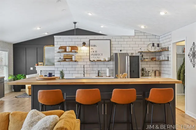 $650,000 | 6005 River Ridge Drive, Hamilton, MI 49419