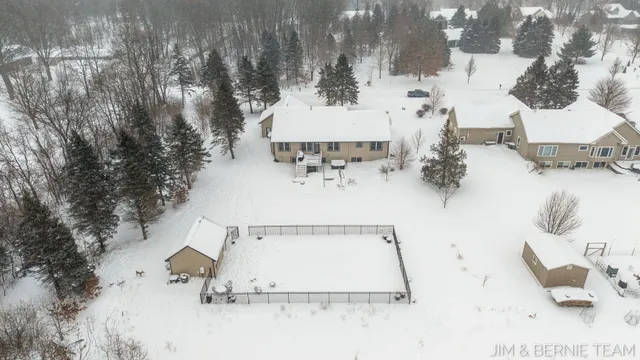 $650,000 | 6005 River Ridge Drive, Hamilton, MI 49419