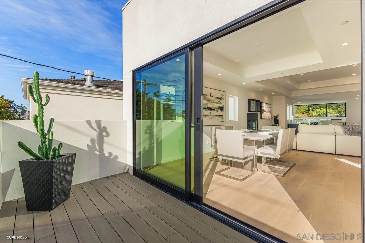 8352 La Jolla Shores Drive La Jolla, CA 92037 - Photo 24 of 33 a living room with furniture