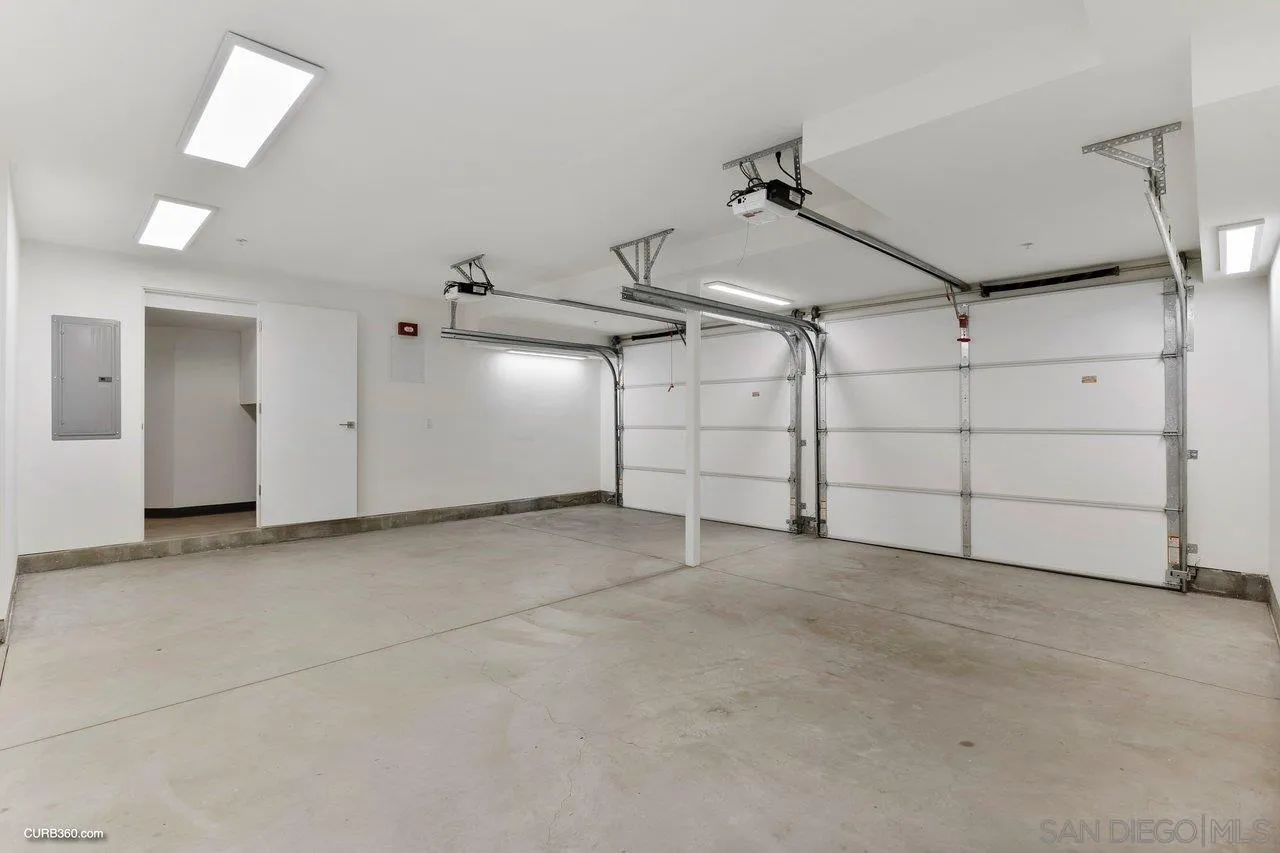 8352 La Jolla Shores Drive La Jolla, CA 92037 - Photo 27 of 33 a view of a garage
