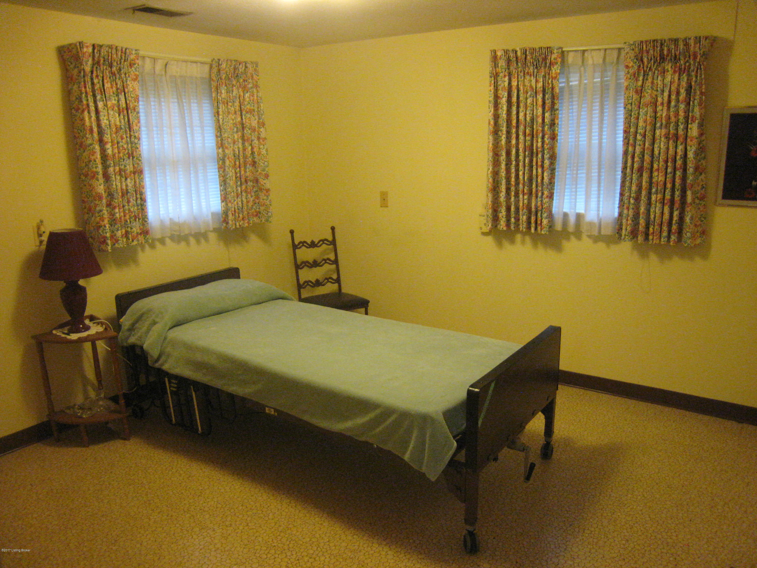 1510 Knight Road Louisville, KY 40216 - Photo 21 of 29 4th bedroom in LL fldoor