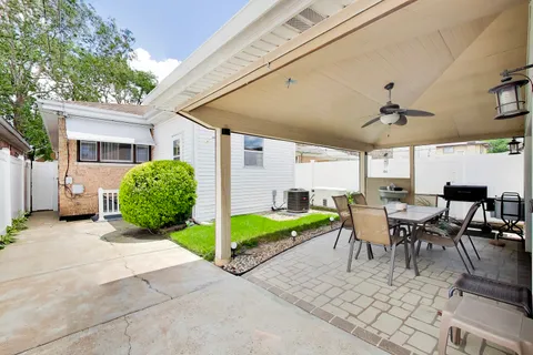 $265,000 | 1118 Bohland Avenue, Bellwood, IL 60104