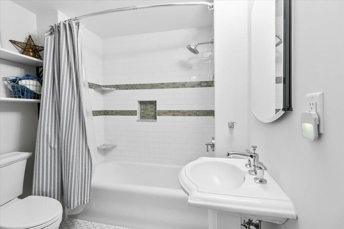 356 Elm Street Bennington, VT 05201 - Photo 20 of 34