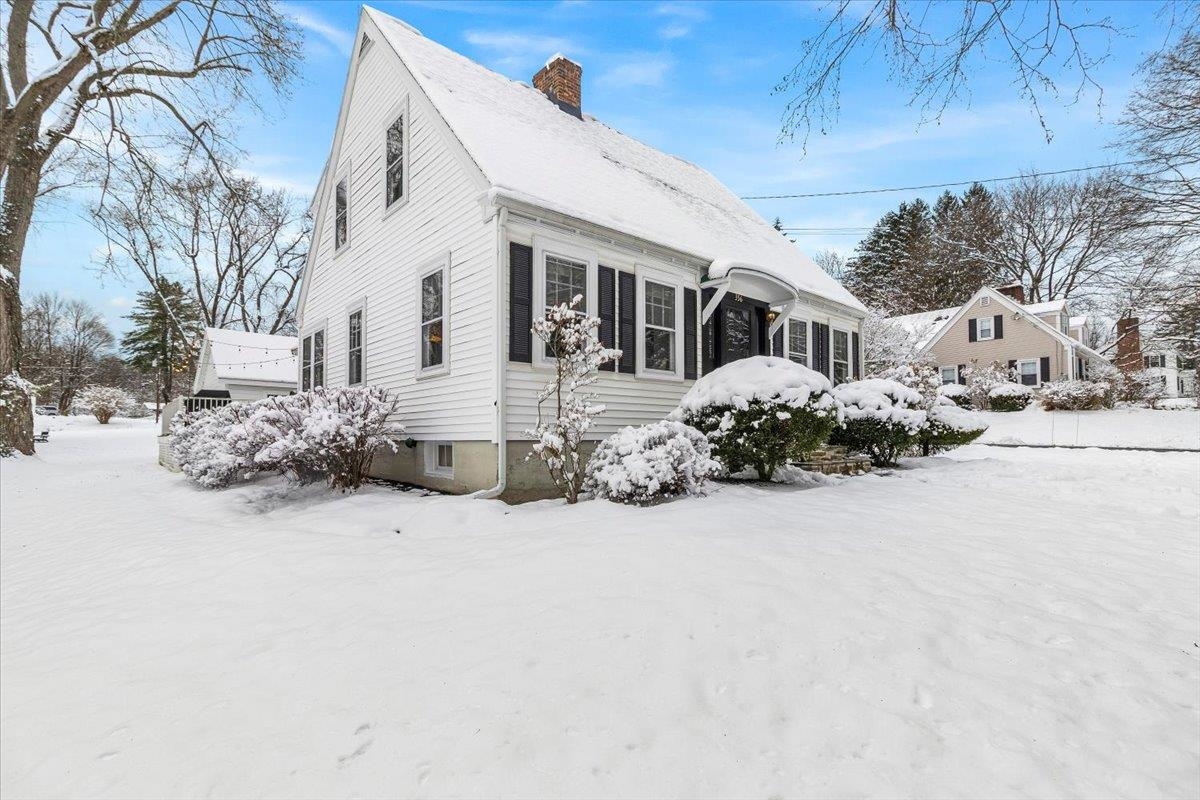 356 Elm Street Bennington, VT 05201 - Photo 2 of 34