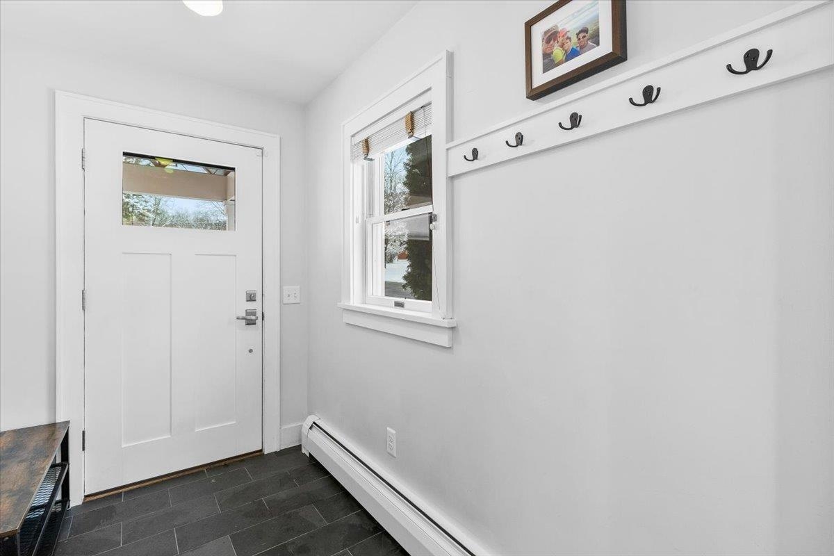 356 Elm Street Bennington, VT 05201 - Photo 5 of 34