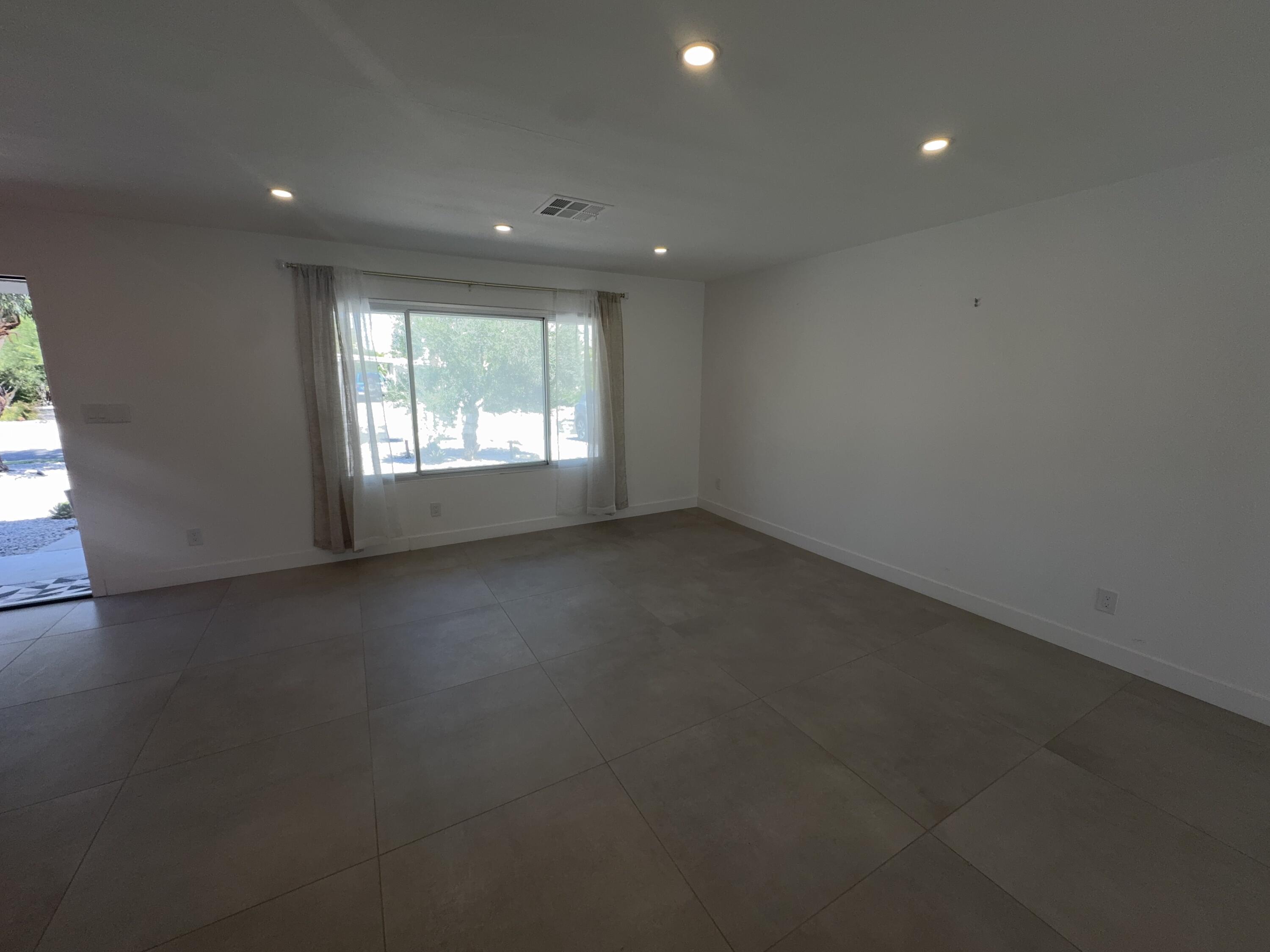 2175 North Sandra Road Palm Springs, CA 92262 - Photo 5 of 10 5