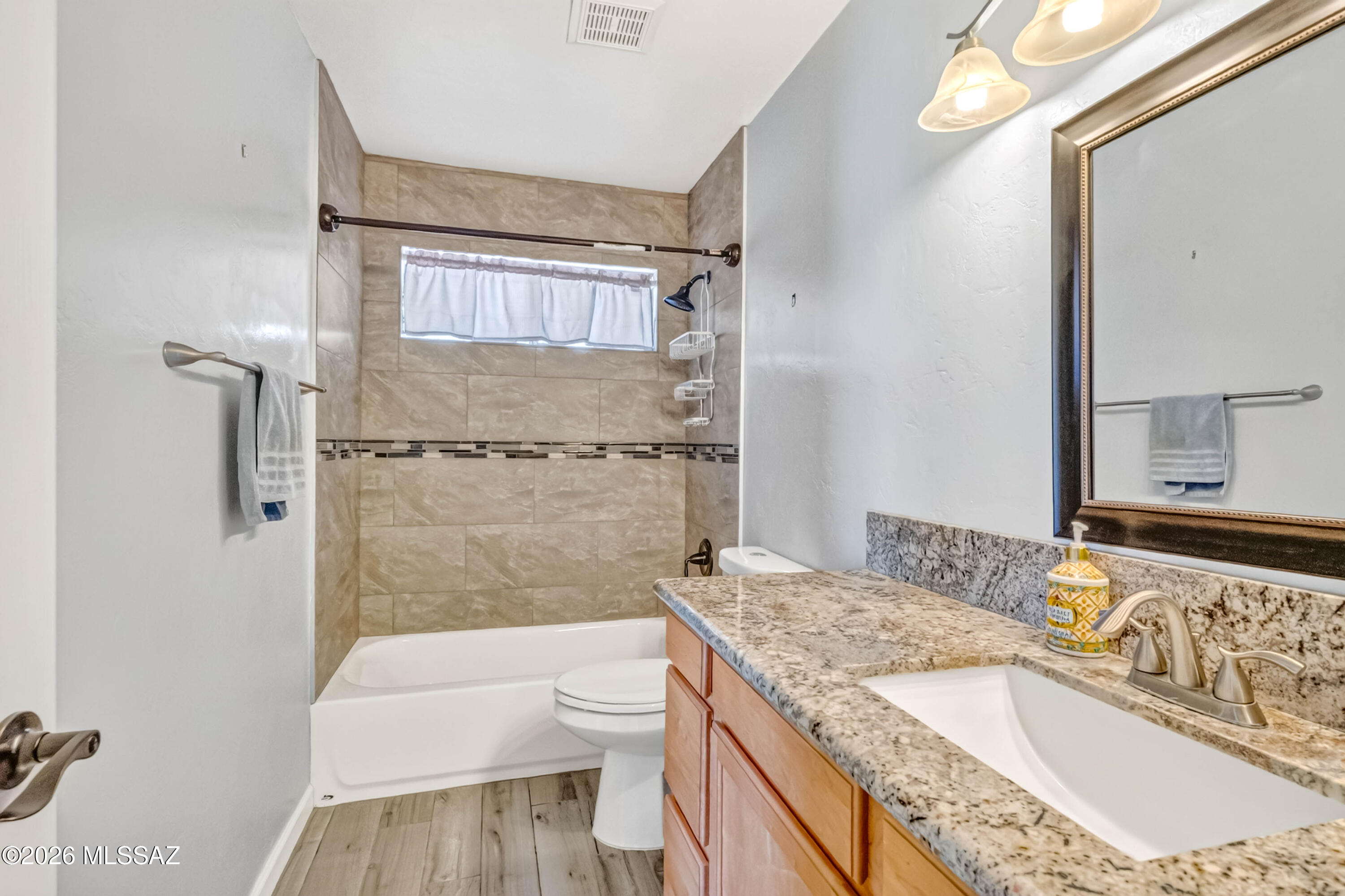 446 West Silvertip Road Tucson, AZ 85737 - Photo 38 of 51 Bathroom 2