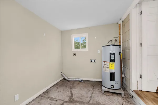 $1,500 | 13563 Farm-To-Market 2432, Willis, TX 77378