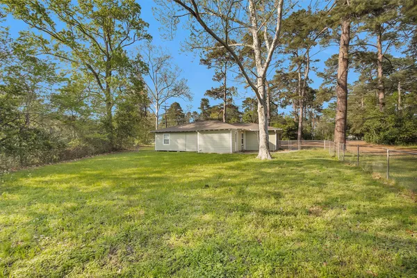 $1,500 | 13563 Farm-To-Market 2432, Willis, TX 77378