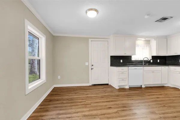 $1,500 | 13563 Farm-To-Market 2432, Willis, TX 77378