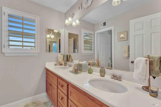 $1,290,000 | 621 Kearney Street, Benicia, CA 94510