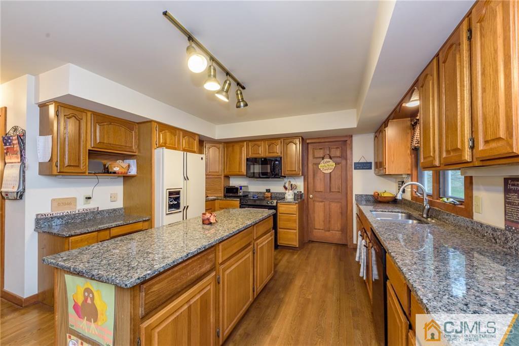 144 Meridan Road Boonton, NJ 07005 - Photo 9 of 28