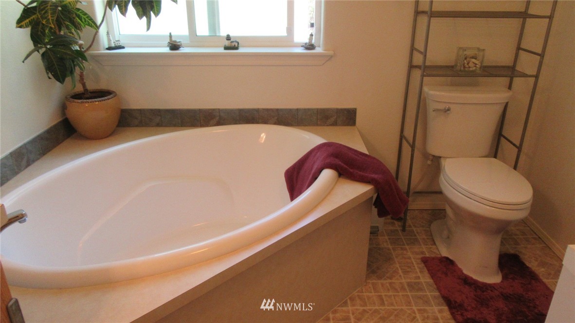 5182 Anderson Road Blaine, WA 98230 - Photo 27 of 40 Gallery Image 27