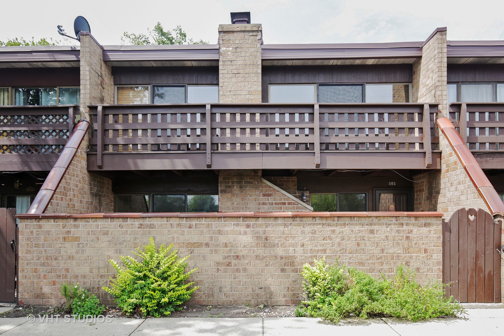 505 Kenneth Circle Elgin, IL 60120 - Photo 1 of 10
