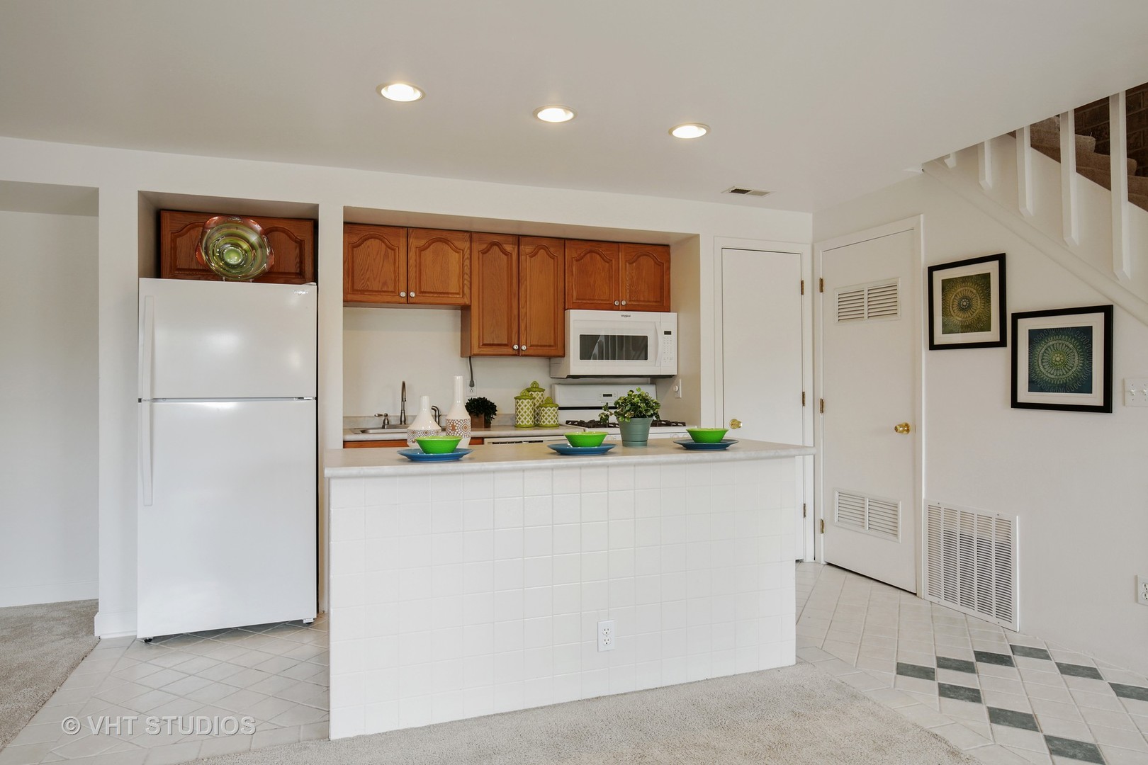 505 Kenneth Circle Elgin, IL 60120 - Photo 4 of 10