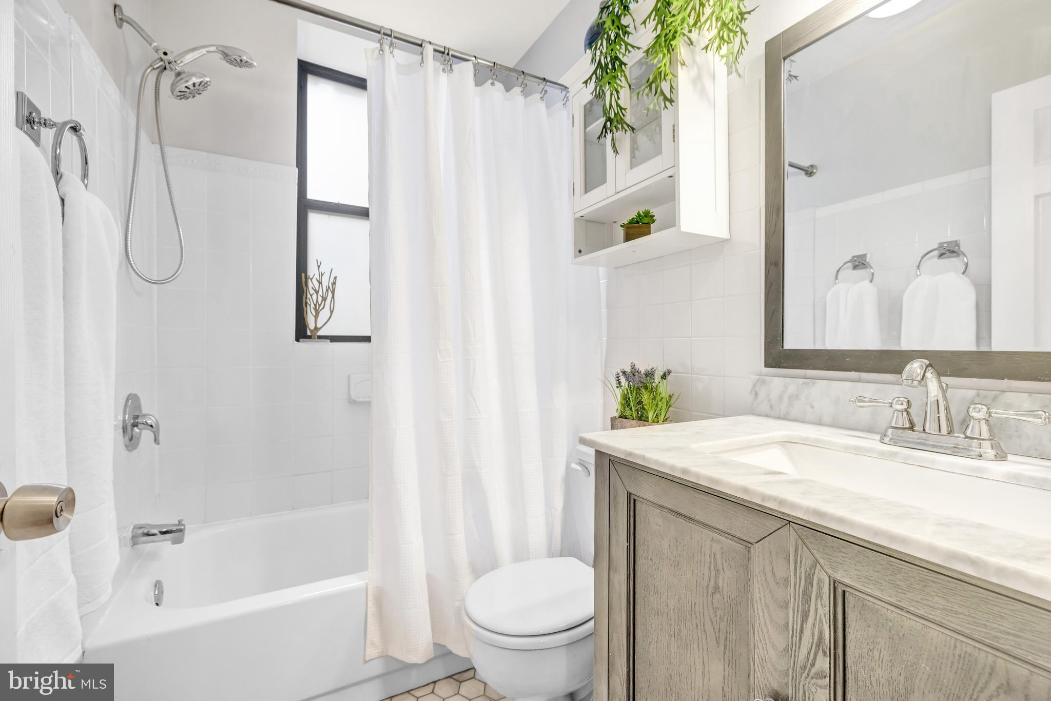 2633 Adams Mill Road Northwest, Unit 201 Washington, DC 20009 - Photo 18 of 41