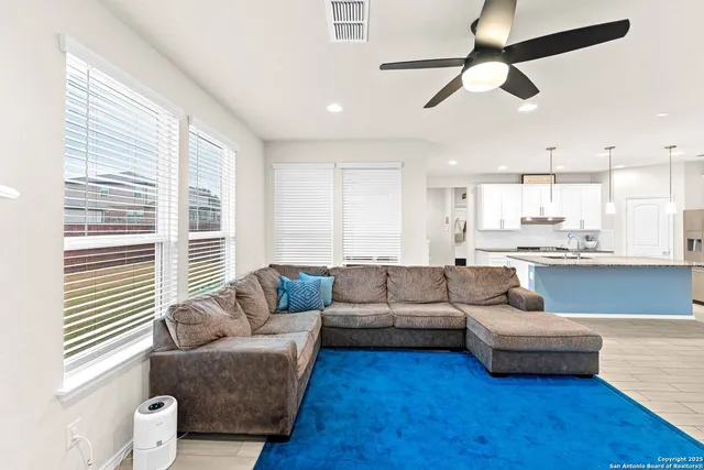 $425,000 | 314 Aberdeen, Boerne, TX 78015