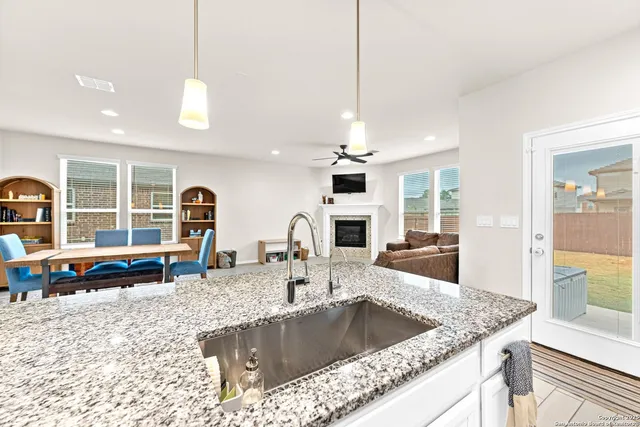 $425,000 | 314 Aberdeen, Boerne, TX 78015