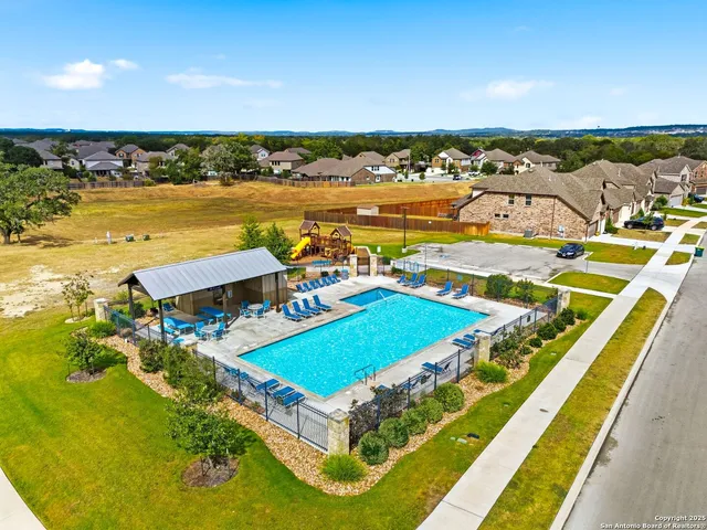 $425,000 | 314 Aberdeen, Boerne, TX 78015
