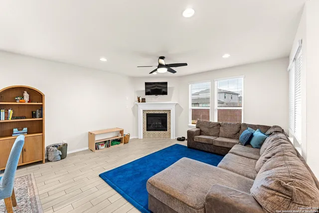 $425,000 | 314 Aberdeen, Boerne, TX 78015