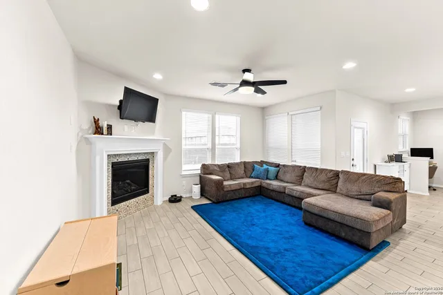 $425,000 | 314 Aberdeen, Boerne, TX 78015