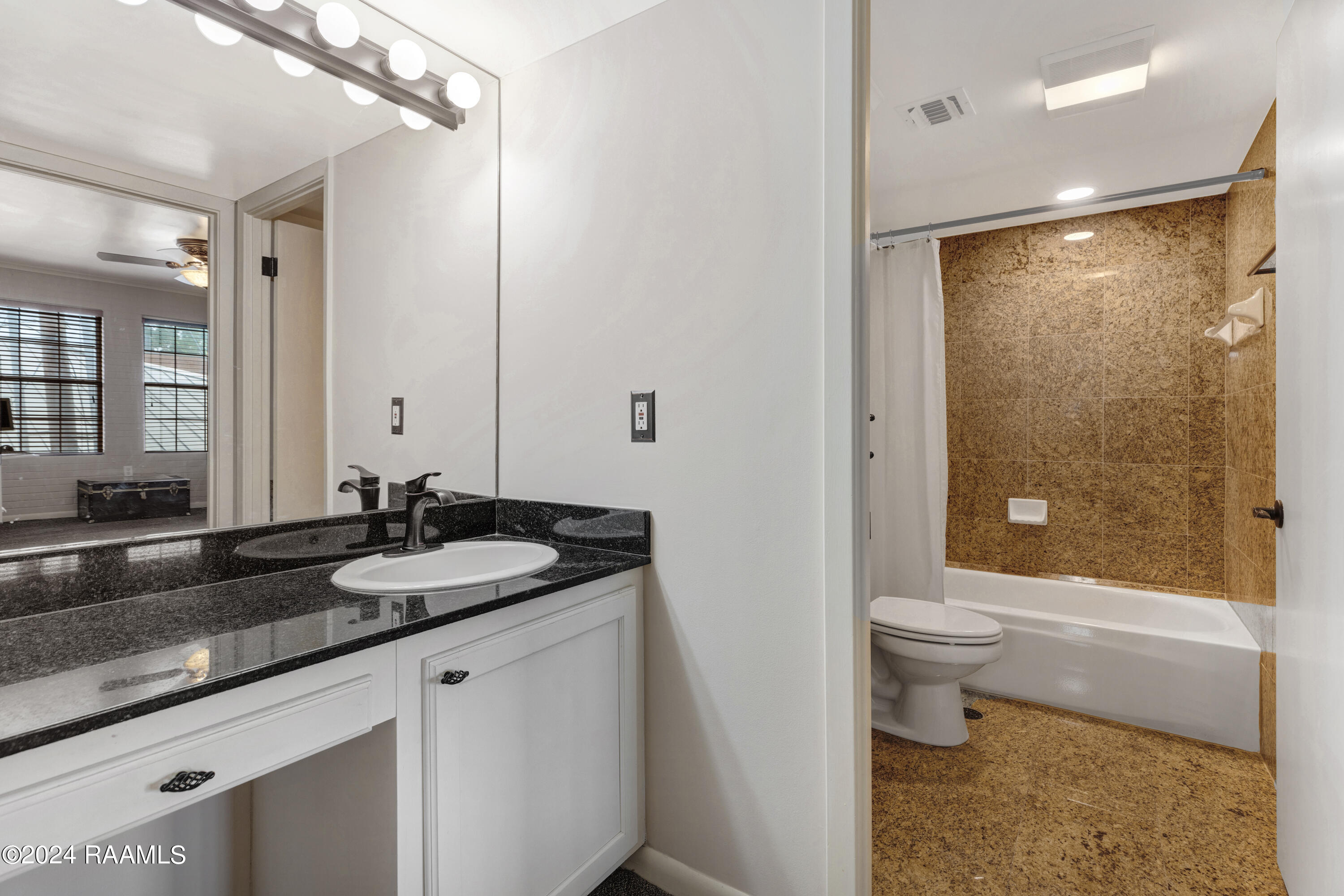 213 Bendel Road, Unit 203 Lafayette, LA 70503 - Photo 16 of 28 213 Bendel Rd #203-15