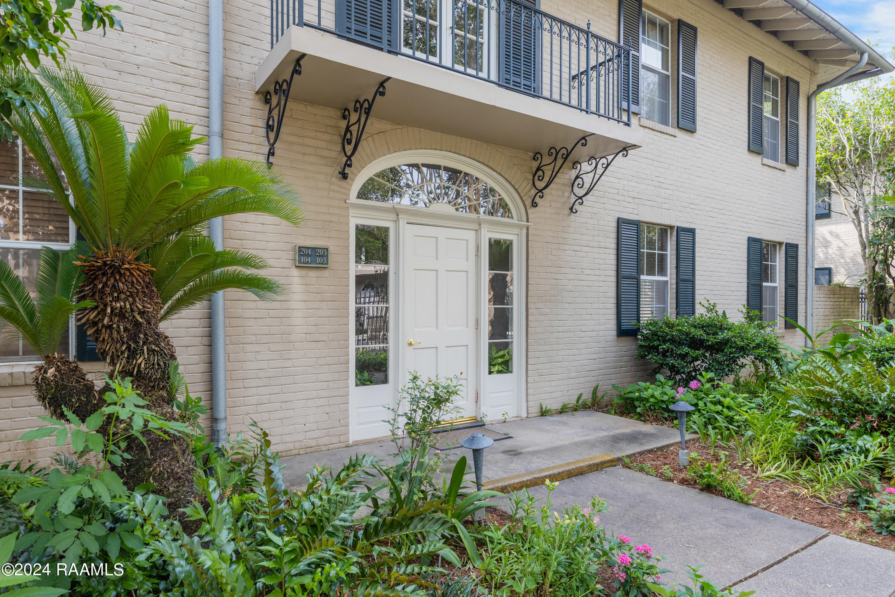 213 Bendel Road, Unit 203 Lafayette, LA 70503 - Photo 2 of 28 213 Bendel Rd #203-2