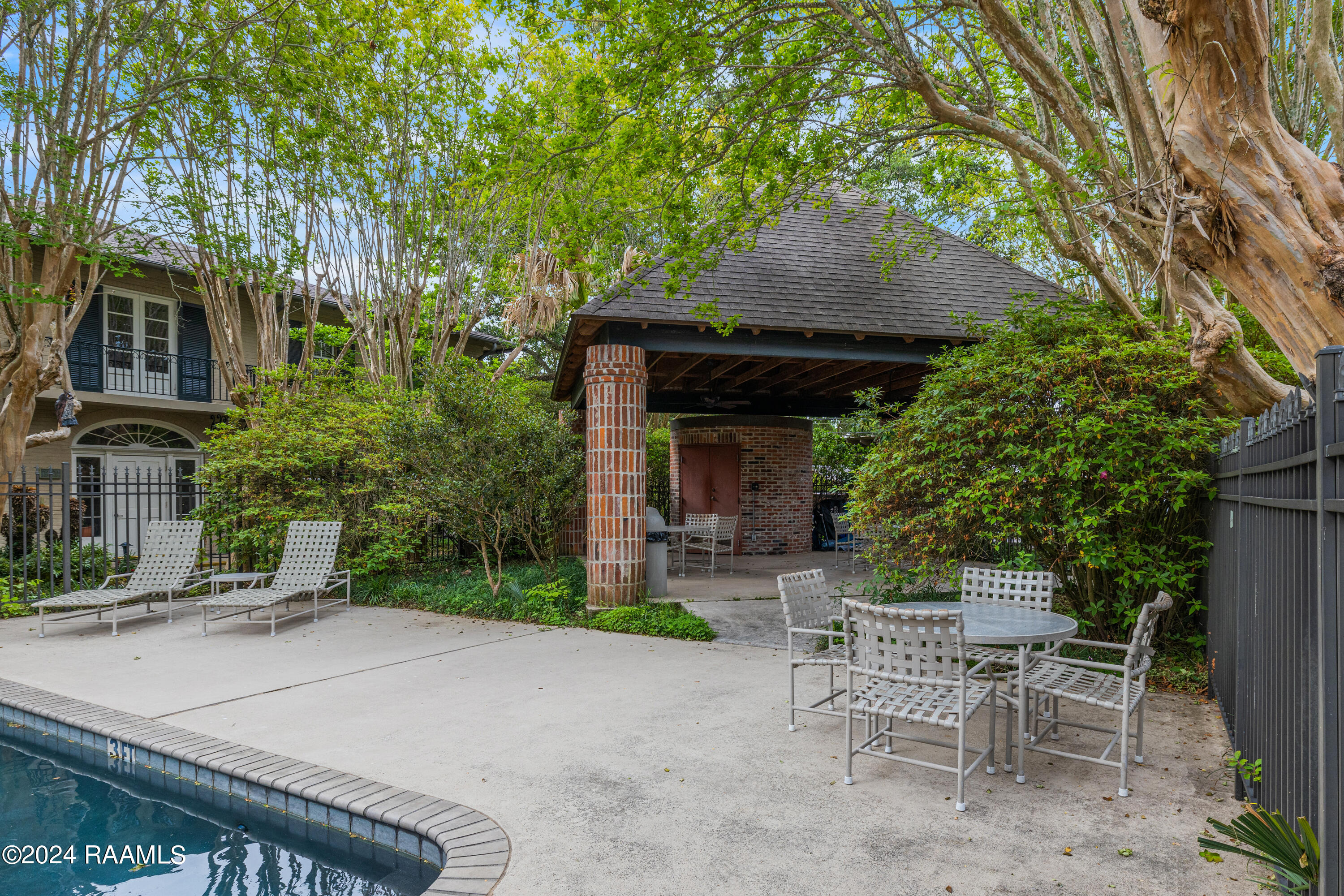 213 Bendel Road, Unit 203 Lafayette, LA 70503 - Photo 23 of 28 Bendel Gardens Stock 4