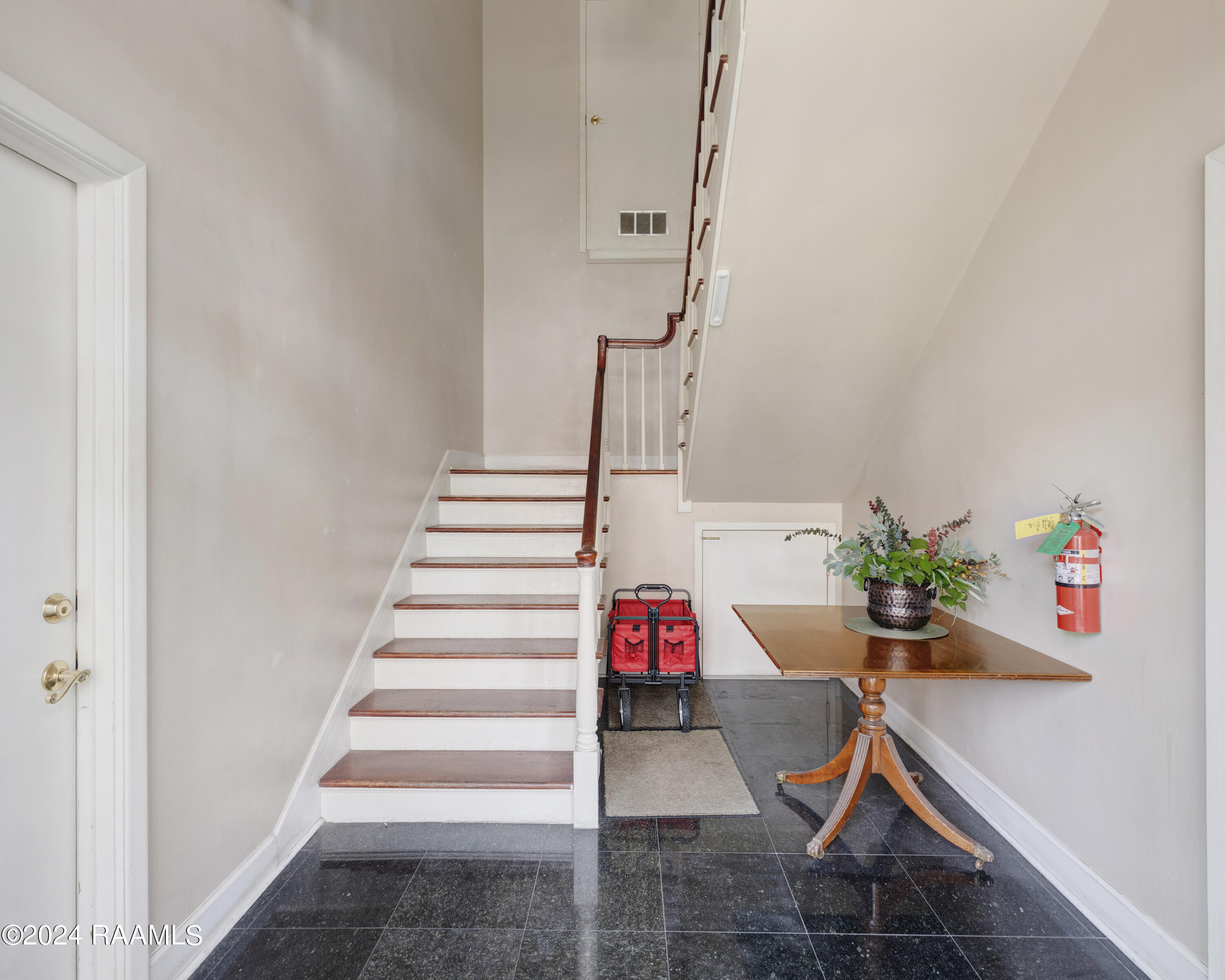 213 Bendel Road, Unit 203 Lafayette, LA 70503 - Photo 3 of 28 213 Bendel Rd #203-3