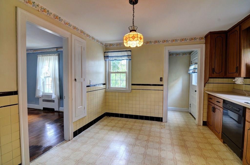 7 Crest Street Quincy, MA 02169 - Photo 18 of 29 Gallery Image 18