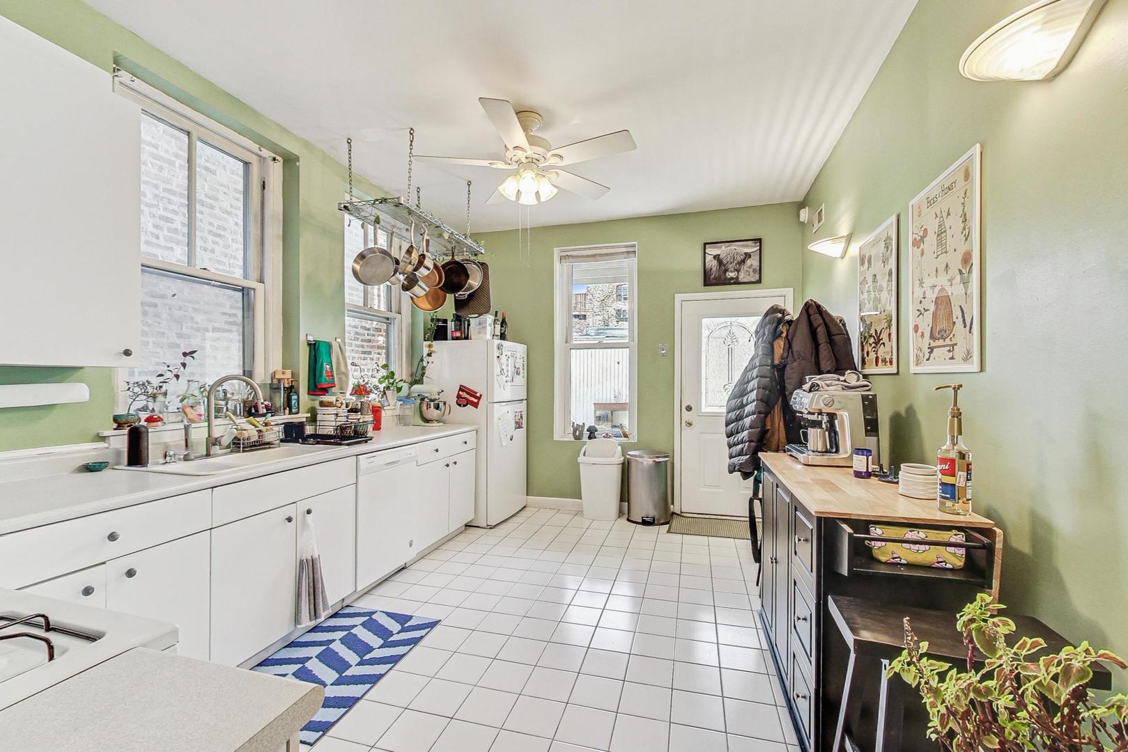 2021 West Haddon Avenue Chicago, IL 60622 - Photo 21 of 47