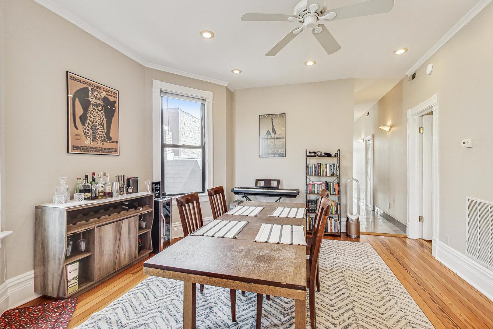 2021 West Haddon Avenue Chicago, IL 60622 - Photo 6 of 47