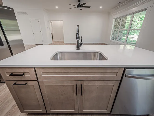 $479,900 | 3581 Sand Drive, Newburgh, IN 47630