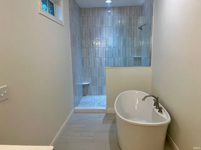 $479,900 | 3581 Sand Drive, Newburgh, IN 47630